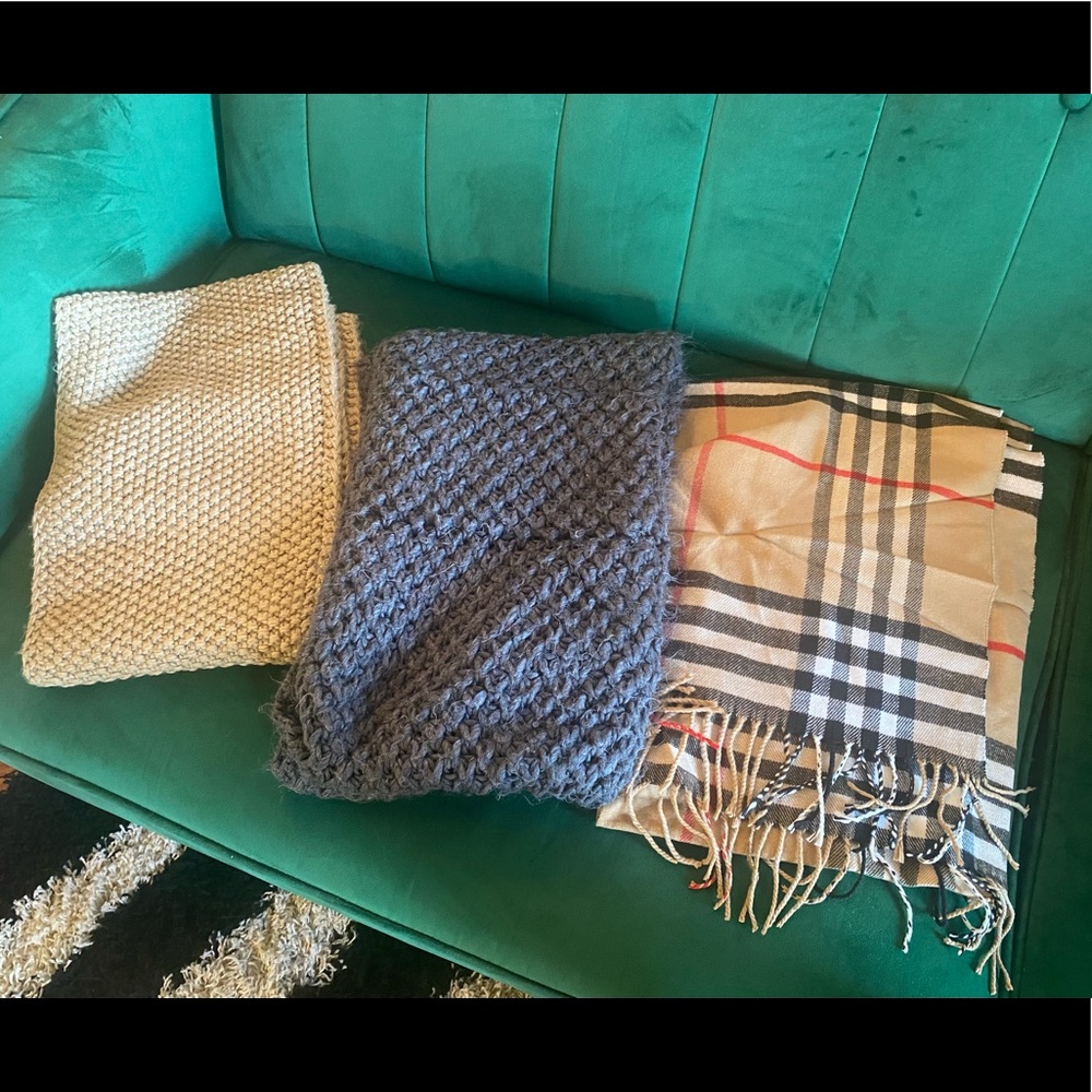Set of scarves infinity scarves old navy/cashmere